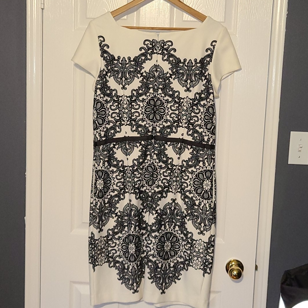 Dress - Picture 2 of 6
